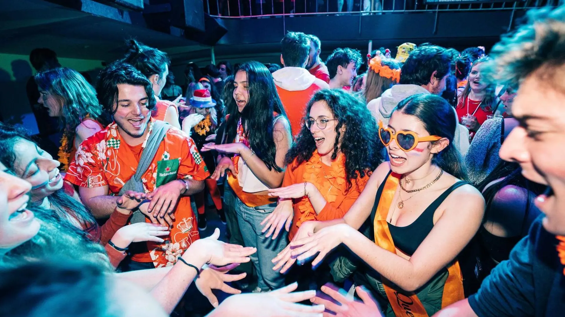The Esn Kingsday Campsite contacts